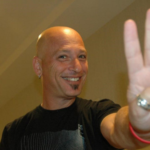 The Untold Truth About Howie Mandel's Wife - Terry Mandel