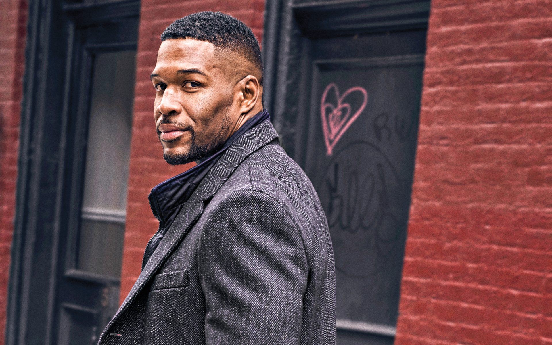 Love life and marriage with Michael Strahan.