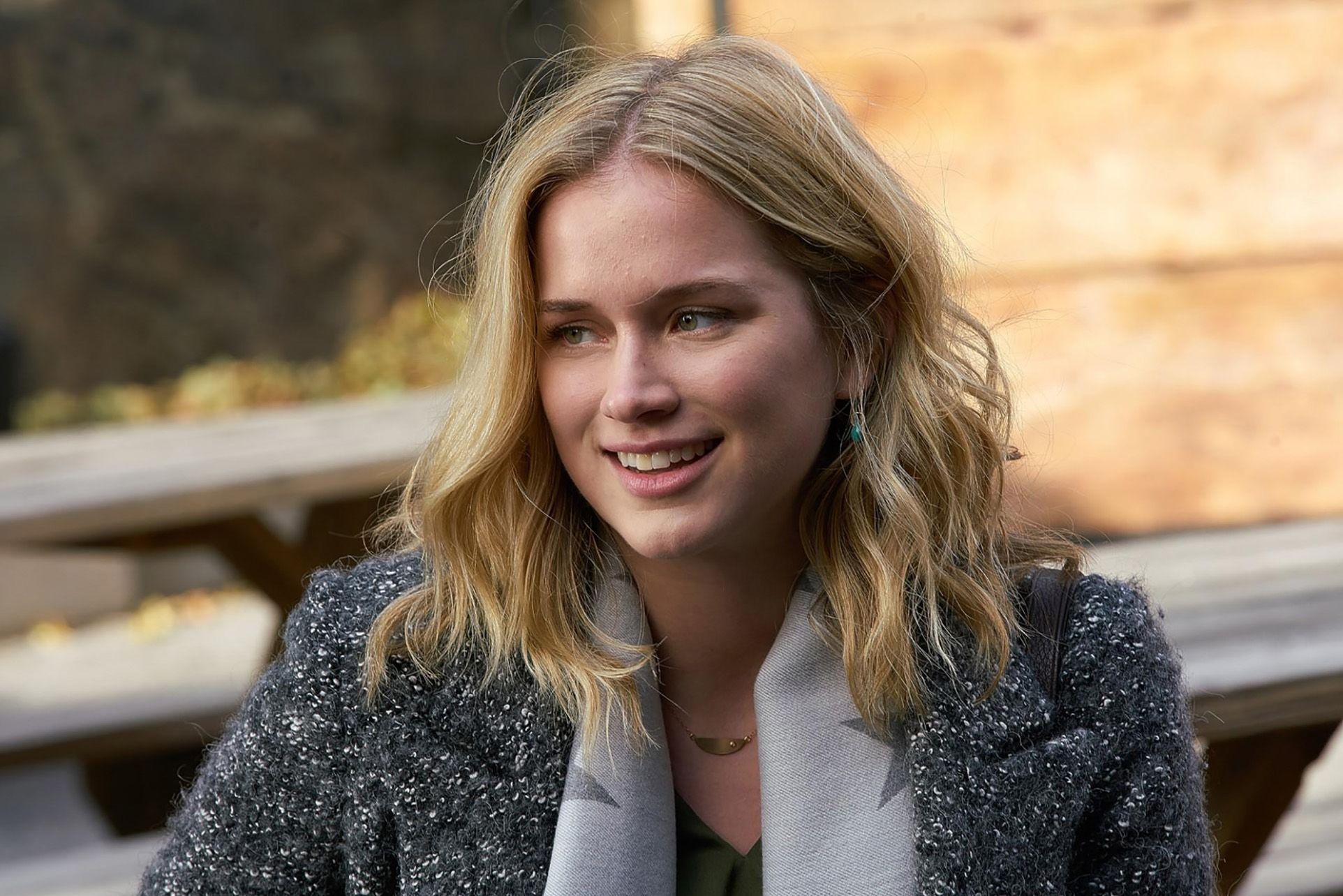 Naked Truth About Elizabeth Lail: Net Worth, Boyfriend, Wiki