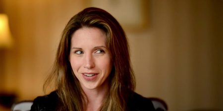What is Emily Perkins doing today? Height, Husband, Sister