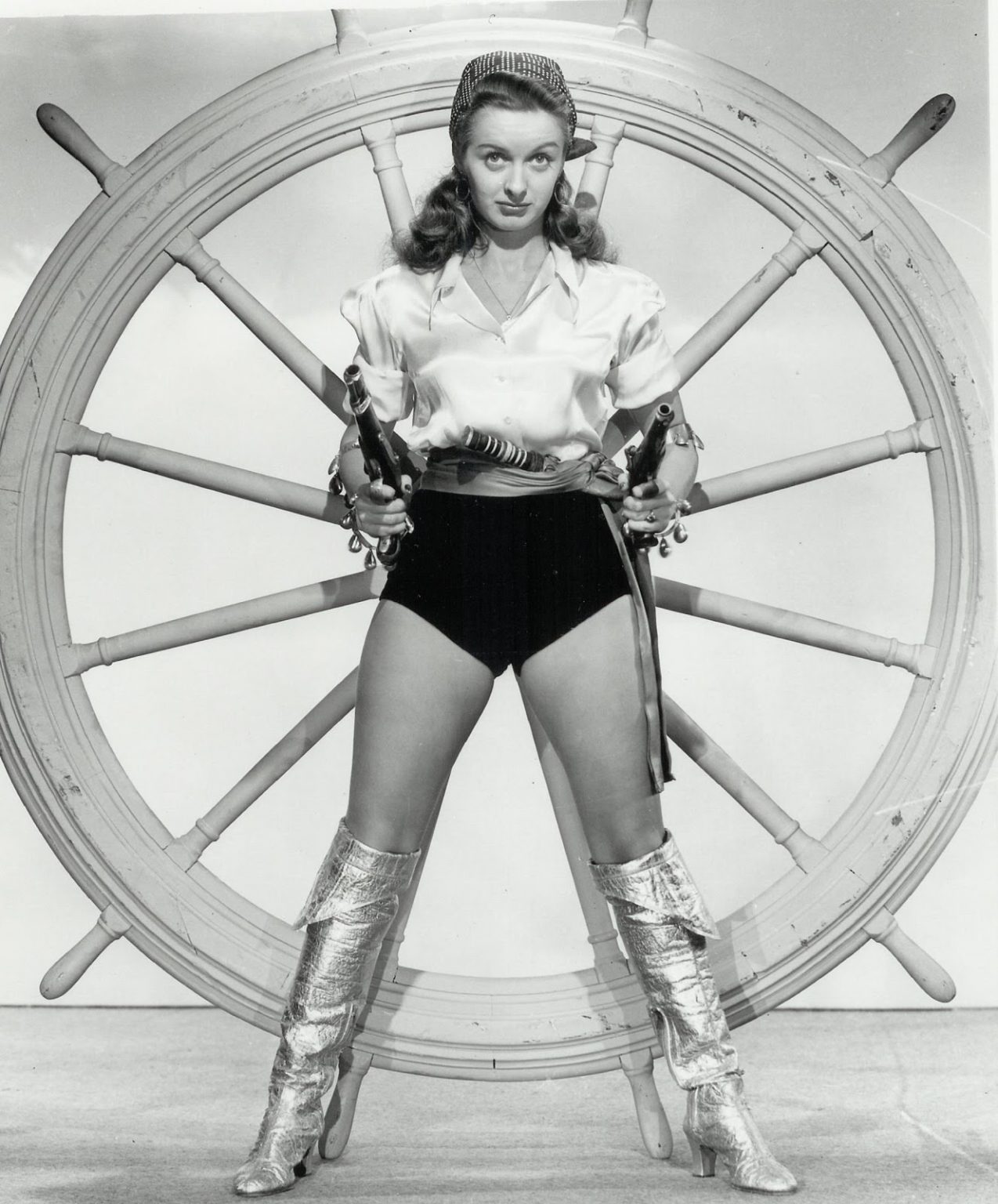 Actress Phyllis Coates' Biography: Spouse, Net Worth, Body