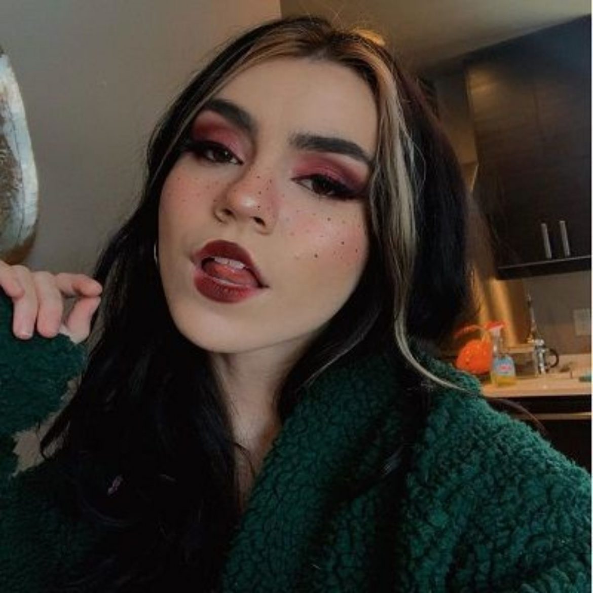 Meet TikTok Star Avivasofia - Who is she? Age, Height, Wiki