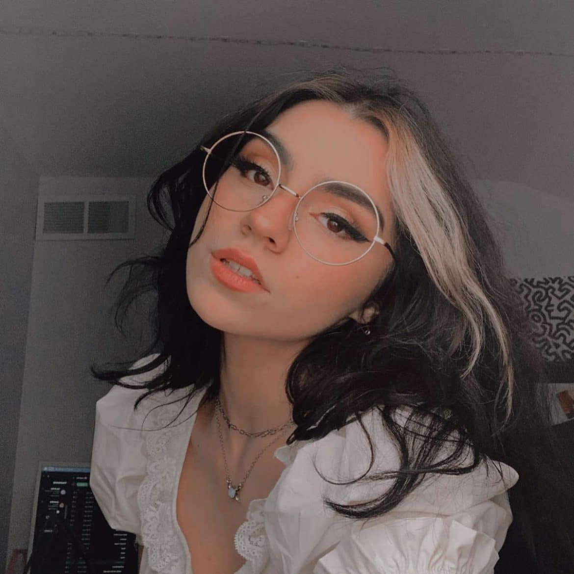 Meet TikTok Star Avivasofia - Who is she? Age, Height, Wiki