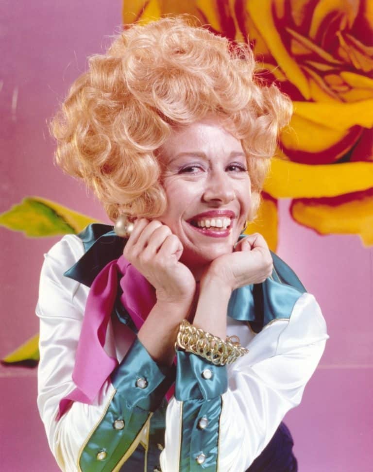 What is Polly Holliday from Mrs. Doubtfire doing today? Biography