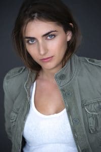 All About YouTuber Emelia Hartford: Net Worth, Parents, Age