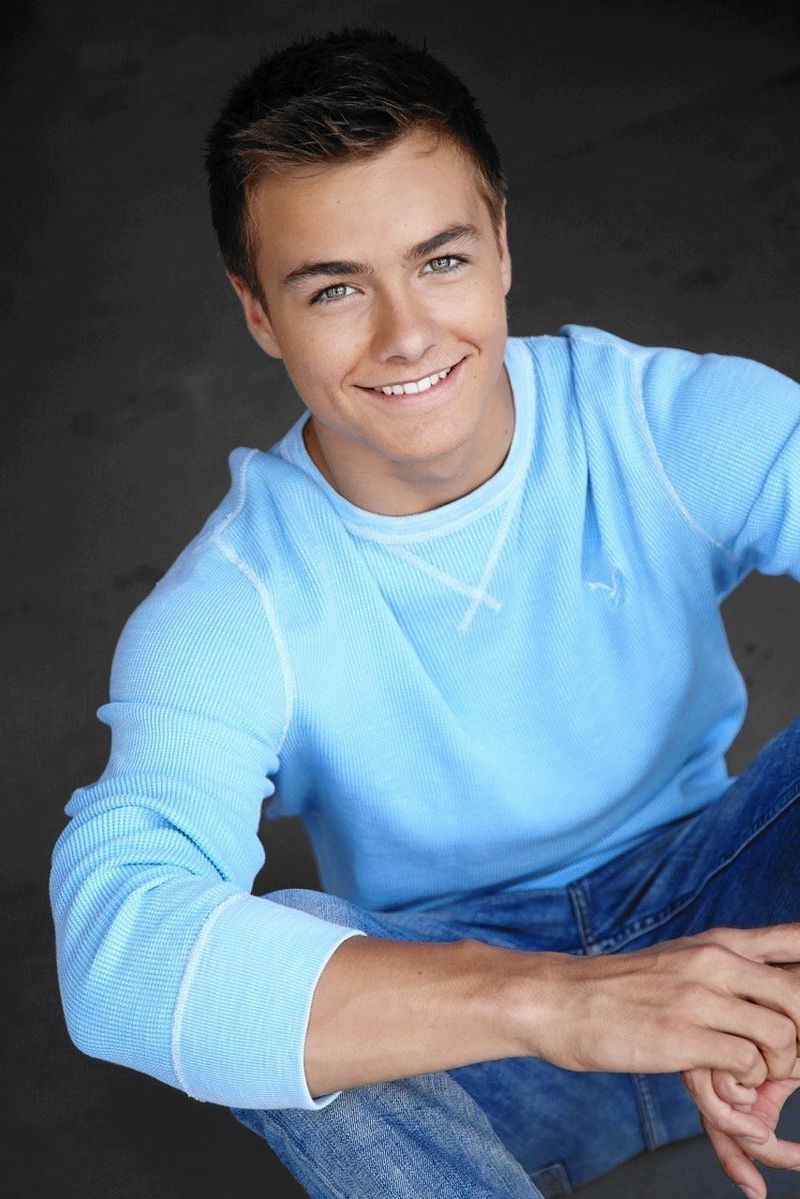 Peyton Meyer's Biography Age, Girlfriend, Net Worth, Siblings