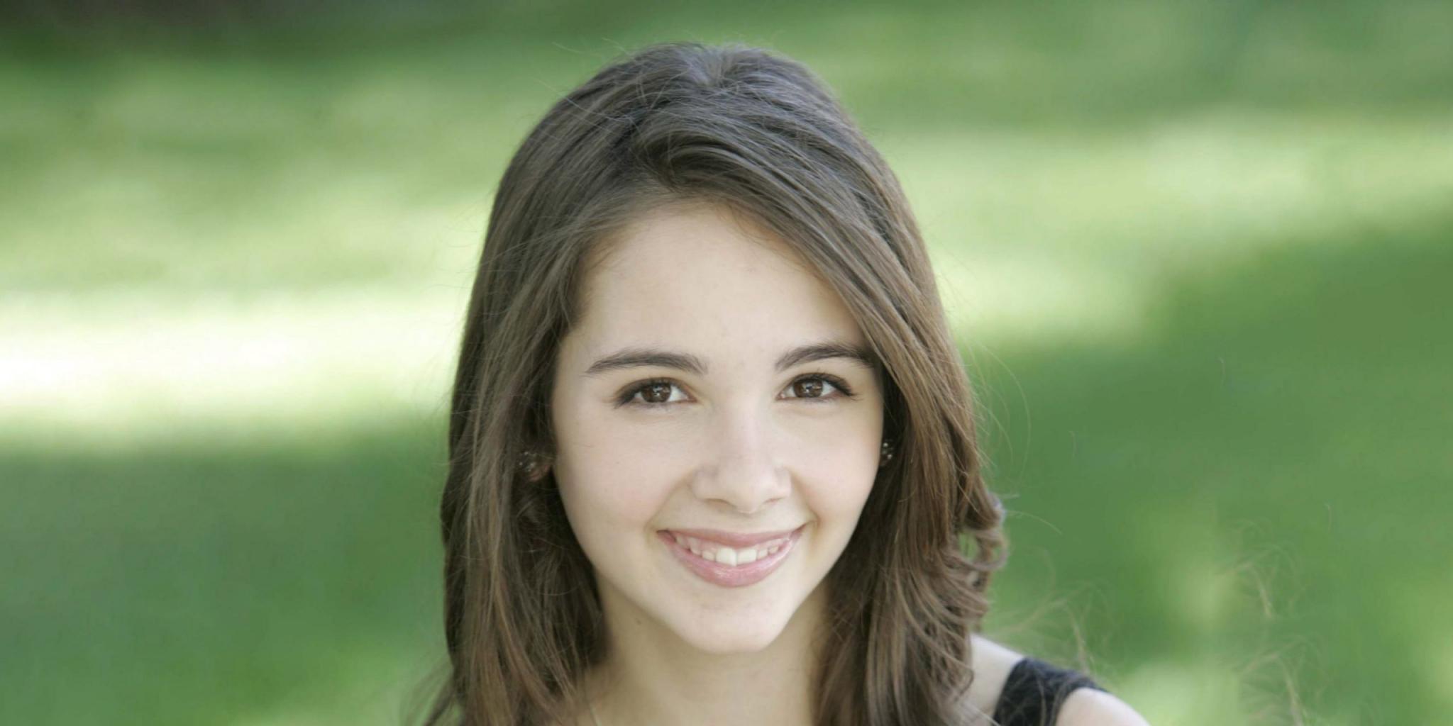 Actress Haley Pullos' Biography Boyfriend, Measurements, Height