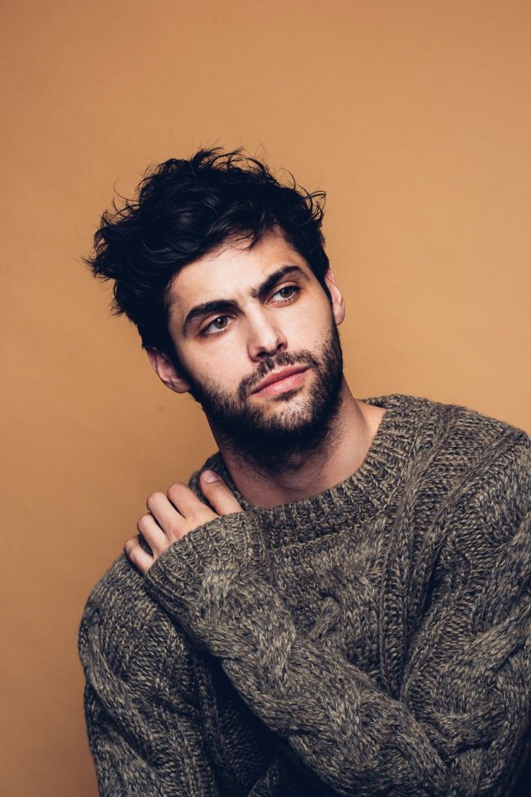 All About Matthew Daddario: Wife, Net Worth, Height, Sisters, Wiki
