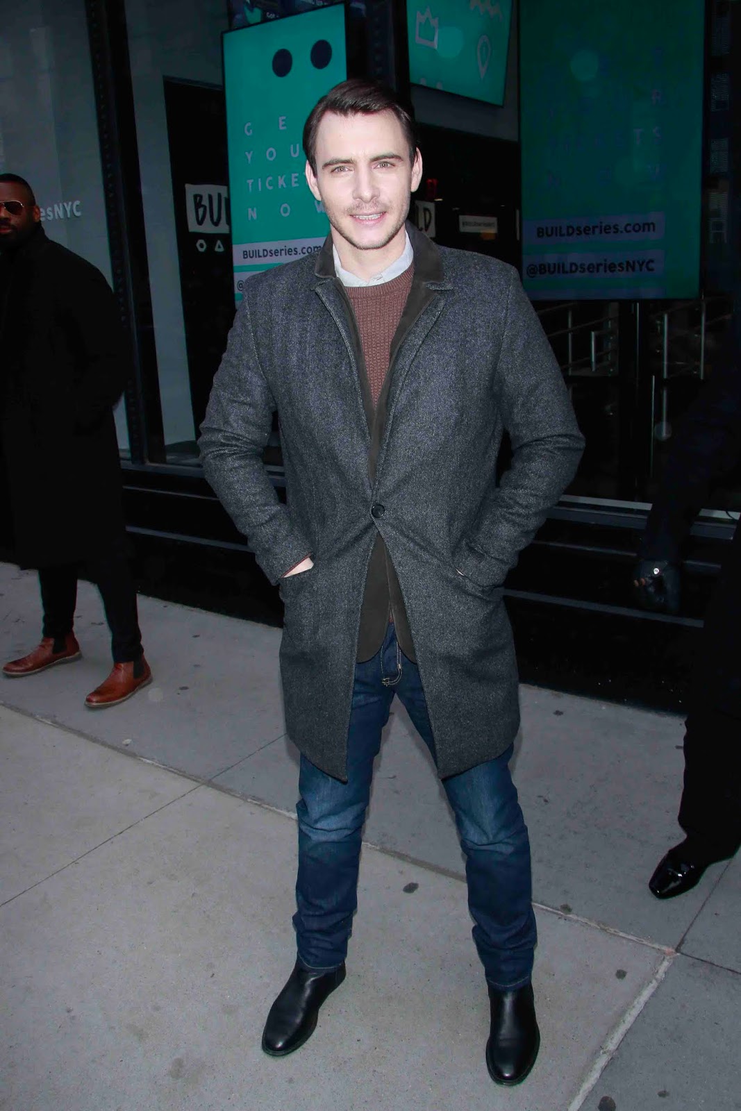 All About Harry Lloyd: Age, Height, Net Worth, Wife, Children, Wiki