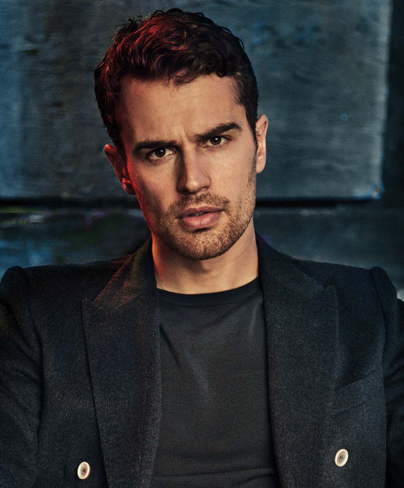Chi Frequenta Theo James Moglie Patrimonio Netto Genitori Altezza Chi Frequenta Theo James Moglie Patrimonio Netto Genitori Altezza
