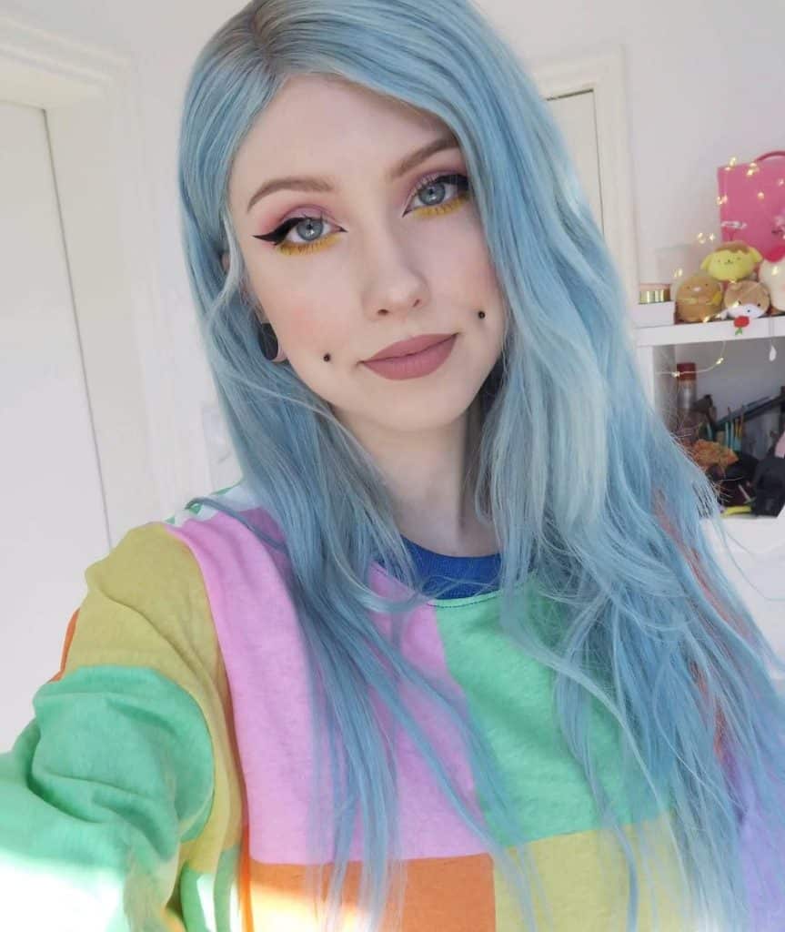 Leaked Details About Linzor: OnlyFans Modeling Career, Net Worth